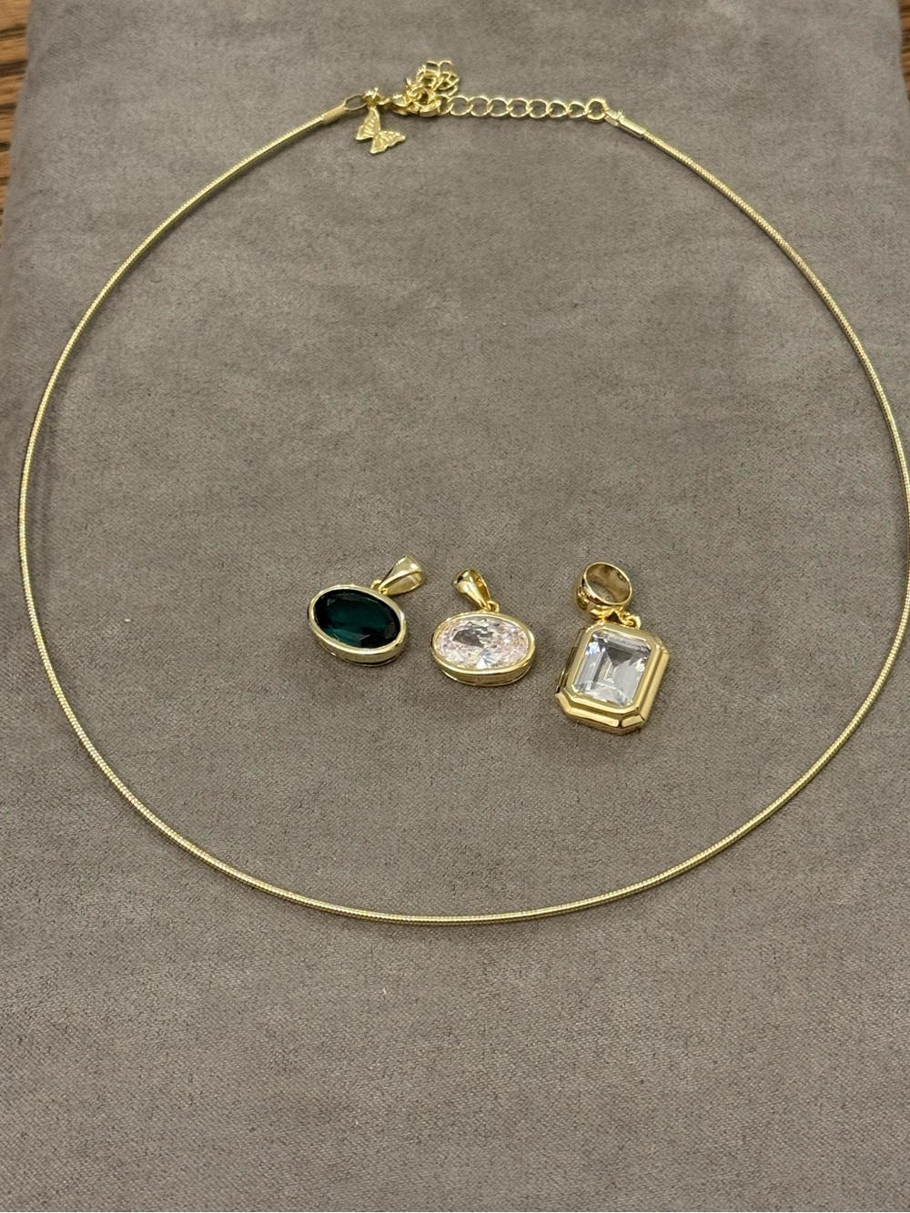 NWT Adina Eden call Omega chain necklace, and three pendants